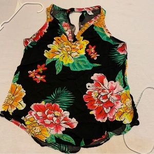 Black tropical floral sleeveless rayon Euc small keyhole